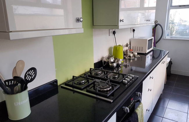 House - Sleeps 4 - Pets Ok - Parking - Garden - Foto 5