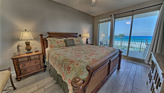 Modern Oceanfront Retreat, Spacious Balcony - 0207 3 Bedroom Condo by RedAwning - Foto 3, Habitación