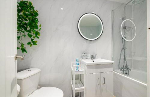 Modern flat for 4 with AC Battersea Park & Power Station, USA Embassy - Foto 10