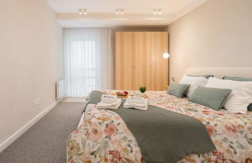 Stylish & Spacious Flat near the Beach by HostWise - Photo 7