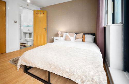 Spacious 4-bedroom House in Birmingham near city centre with Parking and ideal for families and groups - Foto 6