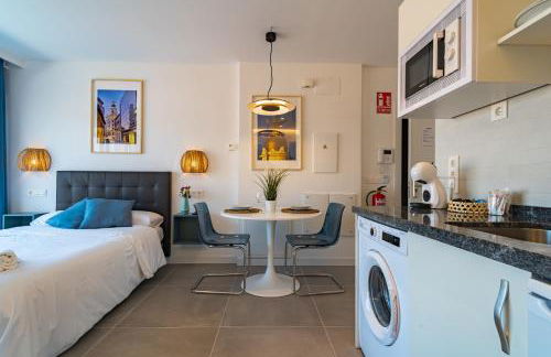 Edificio Santiago by Plaza Mayor Apartamentos - Photo 46