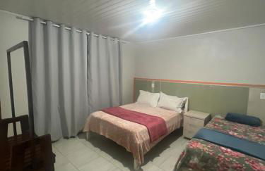 Casa inteira em terreno individual, pet friendly, vaga para 3 carros, wifi, home office - Foto 9