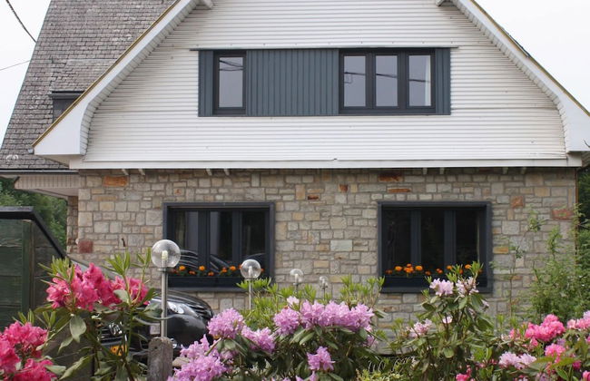 Spacious Home With Garden - Photo 35