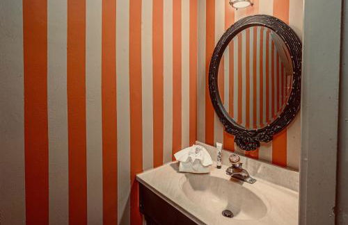 Hawkins House - Historic Savannah Stay near Forsyth Park with Designer Interiors and Plunge Pool - Foto 19