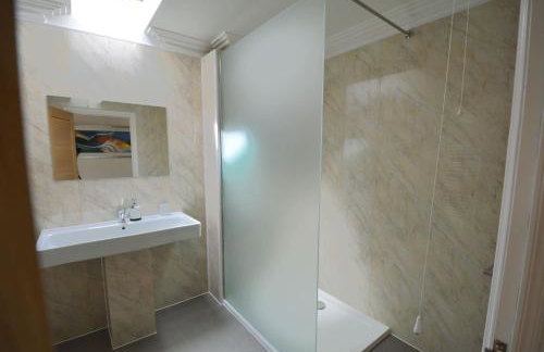 Kingsley Lake View & Paddocks - A group retreat with hot tub, sports bars & spectacular lake views in the Mendip Hills AONB - Foto 30