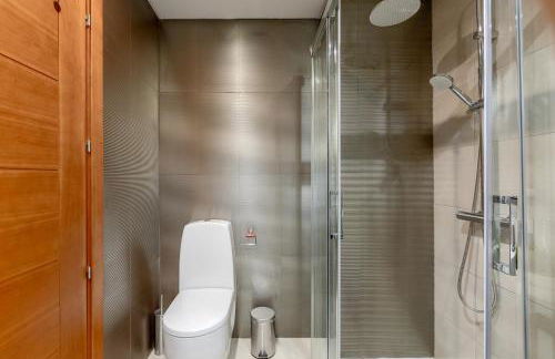 Modern 2 bedroom apt 20 min from city center - Foto 53