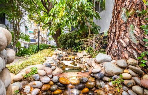 A Tranquil Retreat in Tarzana CA - Foto 26