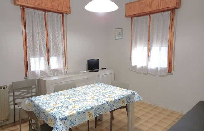 Cosy Apartment With Balcony - Photo 13