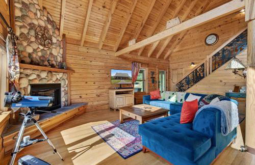 Mountain Escape on 6 acres w Hot Tub & Privacy - Foto 11