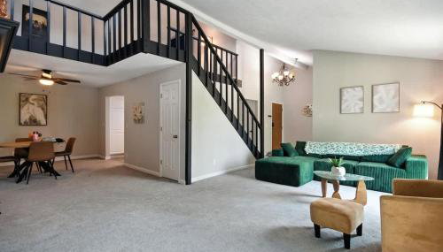 Stylish 2BR Loft Near ISU Hospitals & Downtown - Foto 3