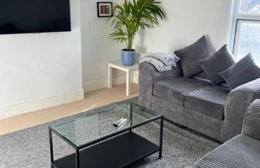 Large central 3 bedroom apartment superking 5 guests - free parking - Photo 5