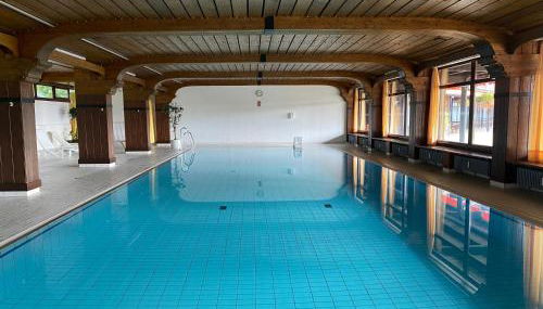 Relax-Apartments - Indoor-Pool - Sauna - Küche - kostenlos Parken - Balkon - teilweise Massagesessel - 85 Zoll Smart-TV - Foto 3