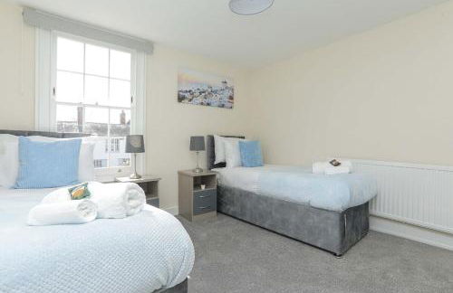 Big PROMO! Central Canterbury City Escape 2BR 2BA House, en-suite, Couples Retreat, Perfect For Families, Students, Relocators FREE Parking Fast WiFi - Foto 12