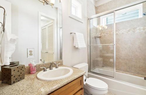 Cozy Beach House, Heated Pool , Fast WiFi - Foto 17