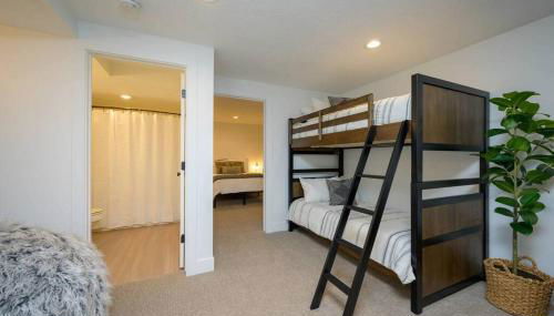 Mountainside Ski & Golf Retreat - Photo 5