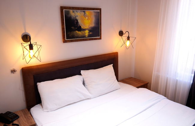 Sheriff Residence - Photo 36