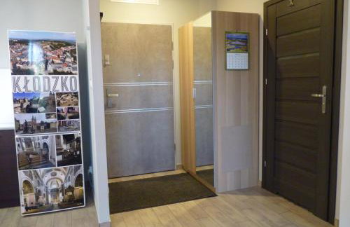 Apartament Glatz - na Letniej, Kłodzko, winda, garaż podziemny, balkon z widokiem na góry - Foto 16