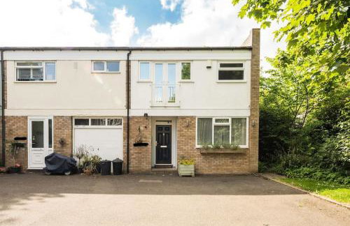 Where Style & Convenience Combine- Photo ID Required - Foto 29