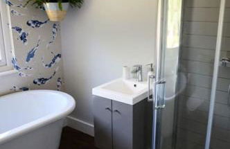 The Coach House at Wenvoe Manor, Cardiff - Photo 35