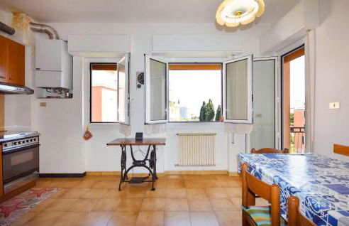 Stunning Apartment In Pietra Ligure - Foto 11