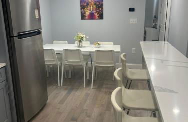 Cozy 2-3 Bedroom Apartment in Center City! - Foto 76