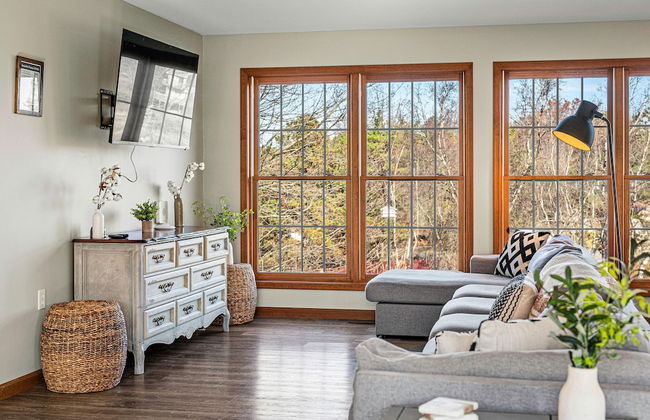 Laker s Pointe by Avantstay Lakefront Private Peninsula Hot Tub Game Room - Photo 10