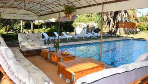 Villa Sitges El Ranch Amaizing Outdoor Areas Beaches at 5 minutes walk Sitges at 15 min drive AC Pool Jacuzzi & Garden XXL - Foto 4