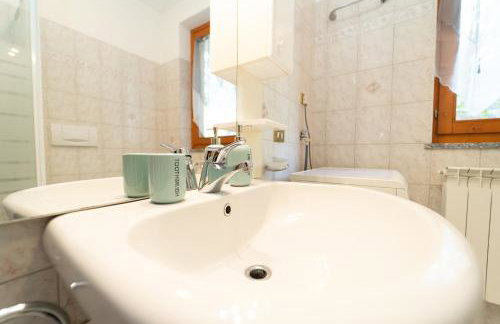 Casa con parcheggio, piscina giardino, barbecue - Foto 28