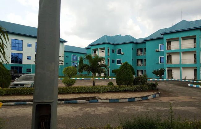 Heroes Luxury Apartments and Suites - Foto 31