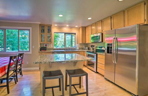 Beautiful Wine Country Home w/ Hot Tub & Lake View - Foto 6