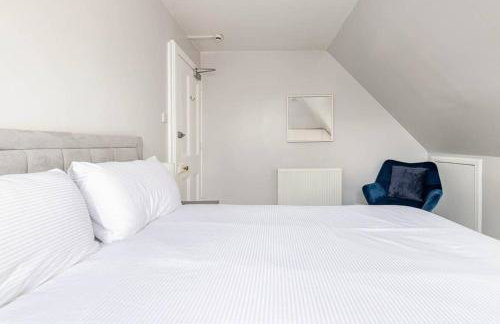 Luxury Victorian 5 bedroom apartment by Lady road apartments - Foto 57