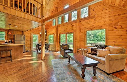 Private Chester Home with Deck, Mins to Skiing! - Photo 4