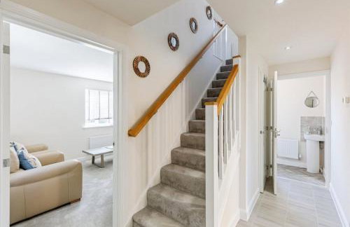 4 Bed Room Service Accommodation - 2 Parkings - Fibre Wi-Fi - Workstation - Foto 9