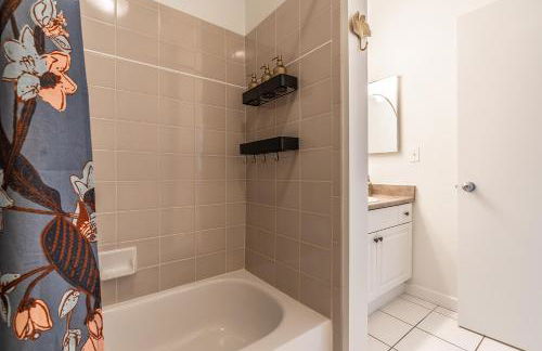 Seattle Among The Trees: in Belltown w/Parking! - Foto 16