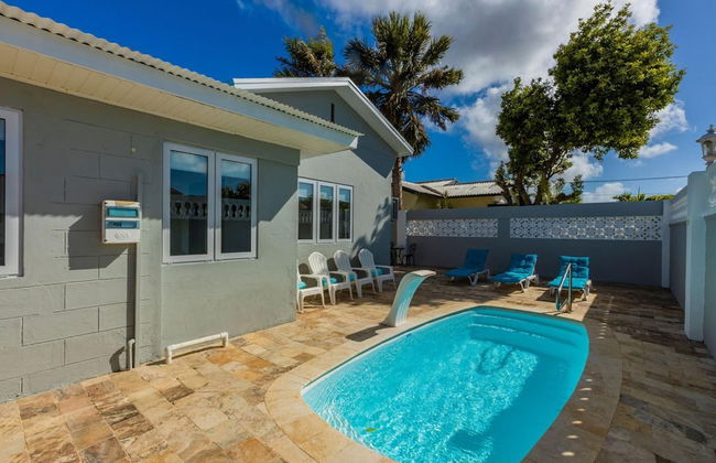 3BR Home w Pool in Downtown 5min Walk 2 Beach - Foto 20