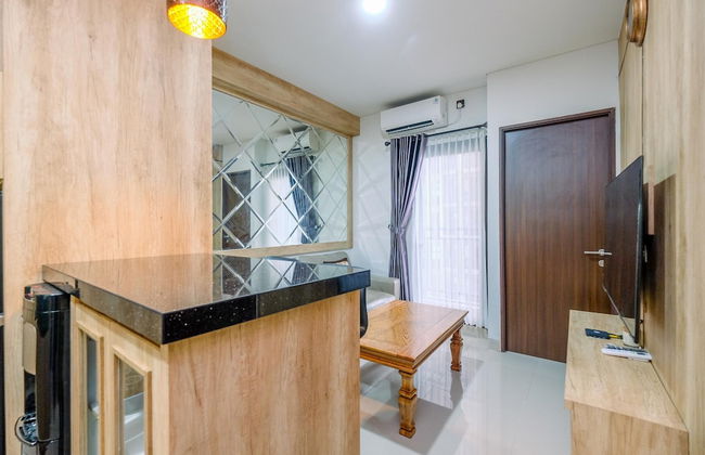 Modern Look And Comfy 2Br Transpark Cibubur Apartment - Foto 25