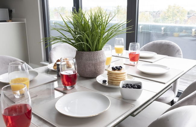 Elliot Oliver - Stunning 3 Bedroom Penthouse With Large Terrace And Parking - Photo 25