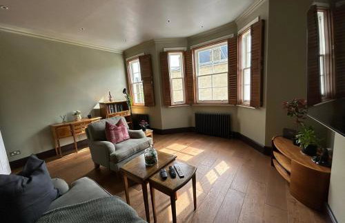 Beautiful and spacious 2 bed, 2 bath apartment bordering Fulham and Chelsea - entire apartment with private entrance - Foto 20