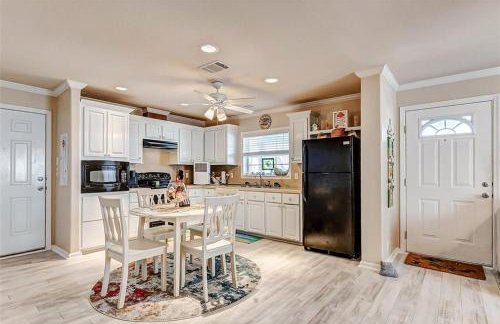 Life's better Salty -Welcome to Serenity - Foto 18