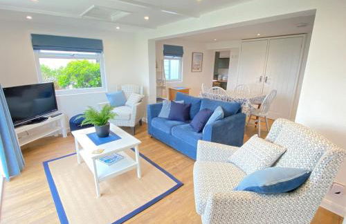 Two Bed Chalet with Sea Views - Photo 1