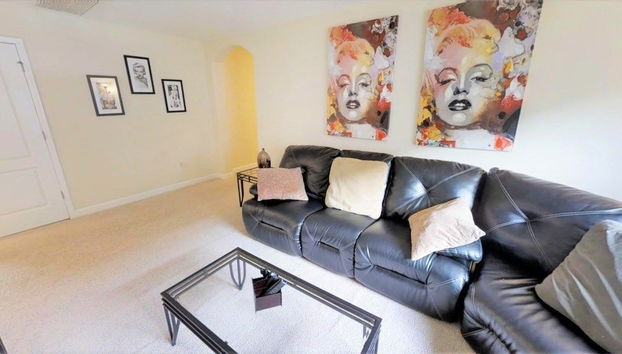 Coin salon dans le hall