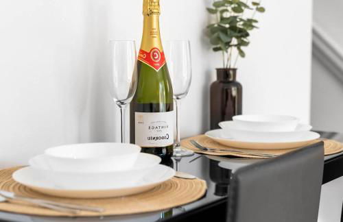 Modern Two Bed House - Garden - Parking - Smart TV - 2GMS - Foto 8