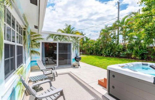 Ventur Tropical w Hot Tub Close to Beach - Photo 2