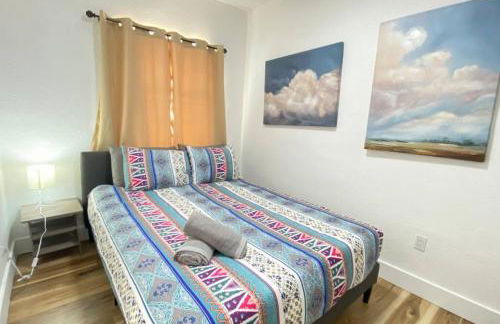 Heart of Miami sleeps 10 near Little Havana Beaches - Foto 11
