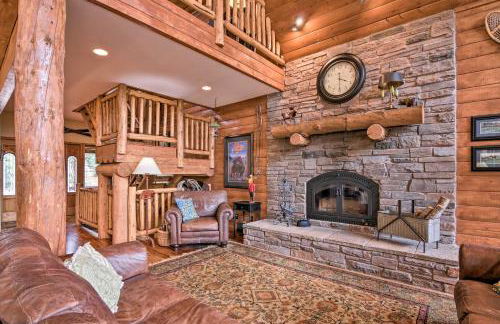 Duck Creek Village Chalet with Fire Pit and Decks - Foto 3