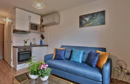 "Monplaisir", parking, canapé-lit neuf confortable, idéal voyages d'affaires et tourisme, proximité commerces, gare, Université Lyon 3 , Tram T2, T4 et C25 - Photo 8