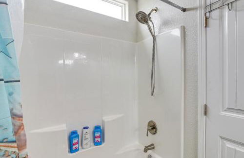 2 Decks, Patio and Views Beachfront Texas Retreat - Photo 20