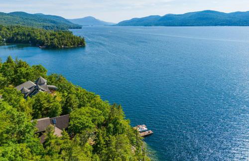 Waterfront Lake George Lodge with Boat Dock and Deck! - Foto 33