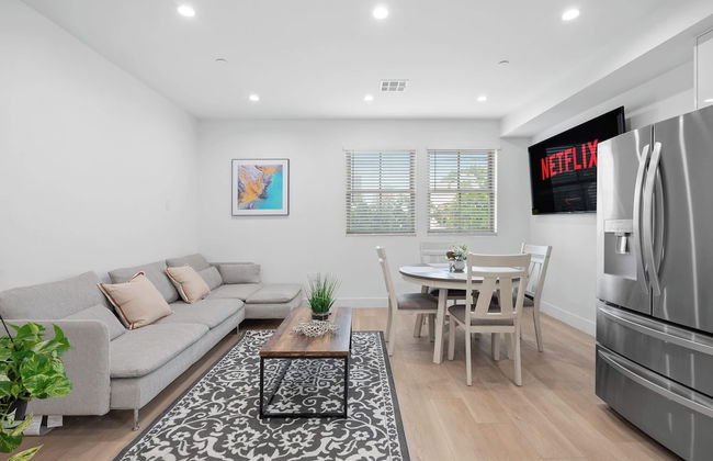 Not Affected by the Fire/modern 5BR Home With Full Amenities & Parking #2 - Foto 31